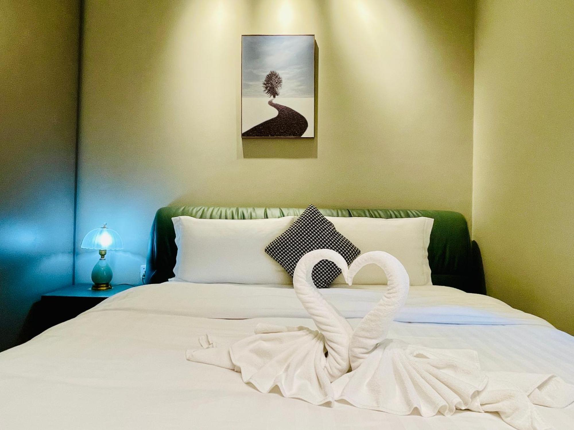 Eaton Residences Klcc M@h Apartemen